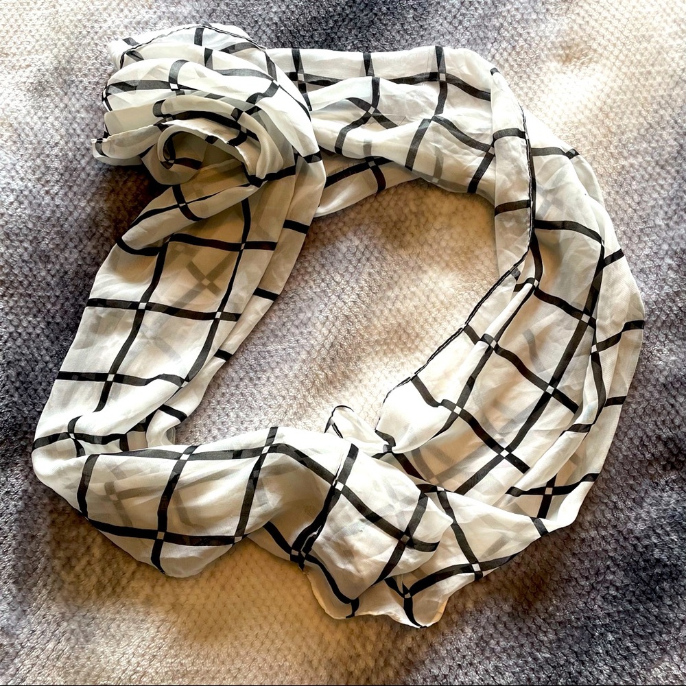Grid print black and white wrap scarf